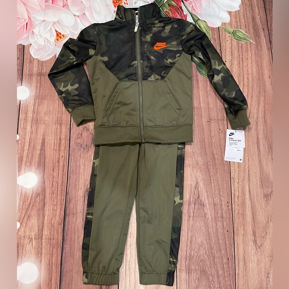 Nike Toddler Boy Two Piece Set 4T